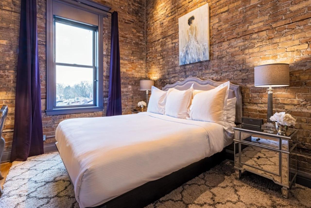 Hip Urban Loft - Small Town Charm -124 Lofts #3 Apartment