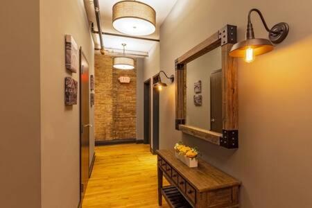 Hip Urban Loft - Small Town Charm -124 Lofts #3