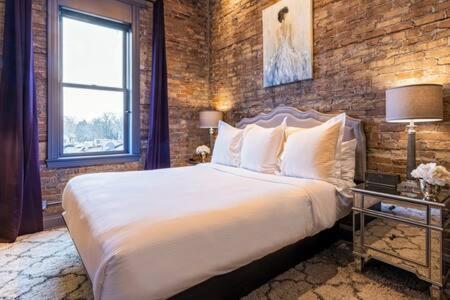 Apartment Hip Urban Loft - Small Town Charm -124 Lofts #3