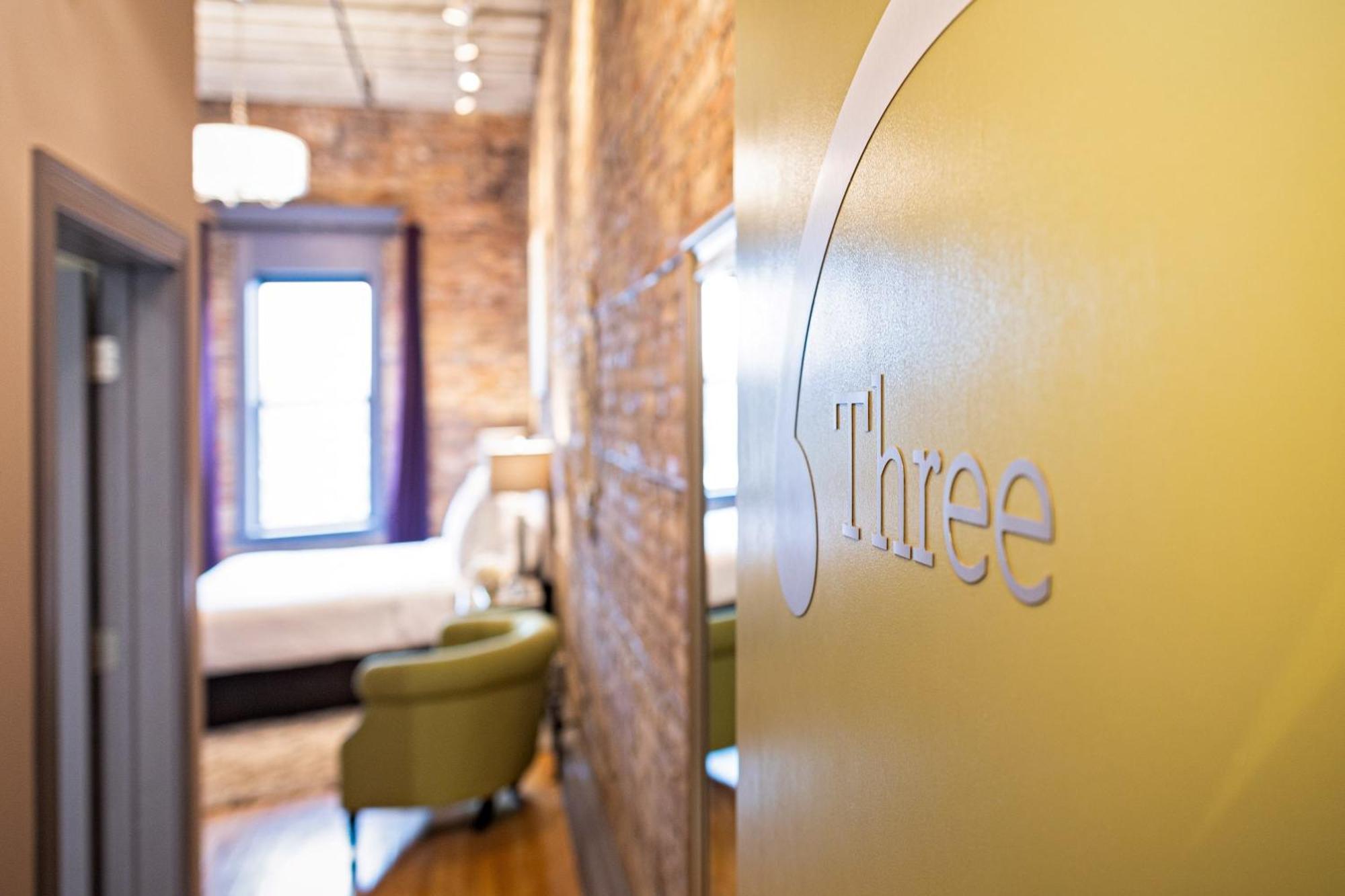 Apartment Hip Urban Loft - Small Town Charm -124 Lofts #3 *